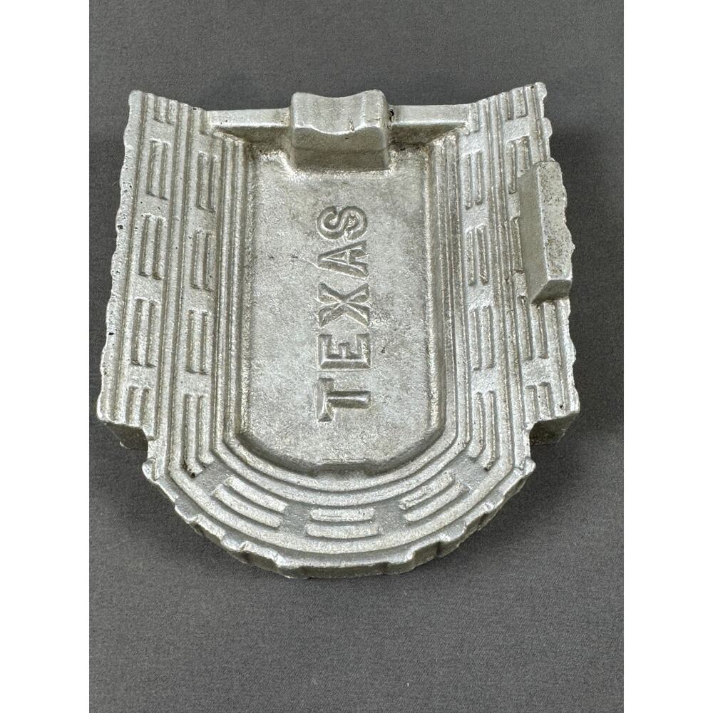 Vntg UT Longhorns Mechanical Engineering Laboratories Cast Aluminum Ashtray